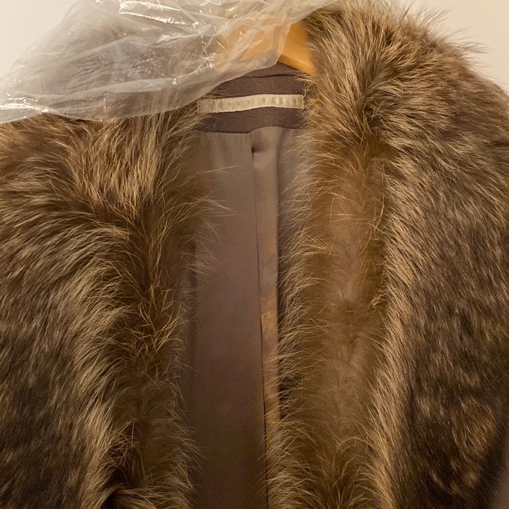Fur collar vintage Perry Ellis wool duster